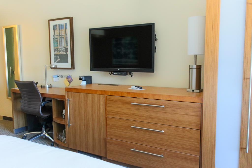 Hyatt Place Chicago-South/University Medical Center Номер фото