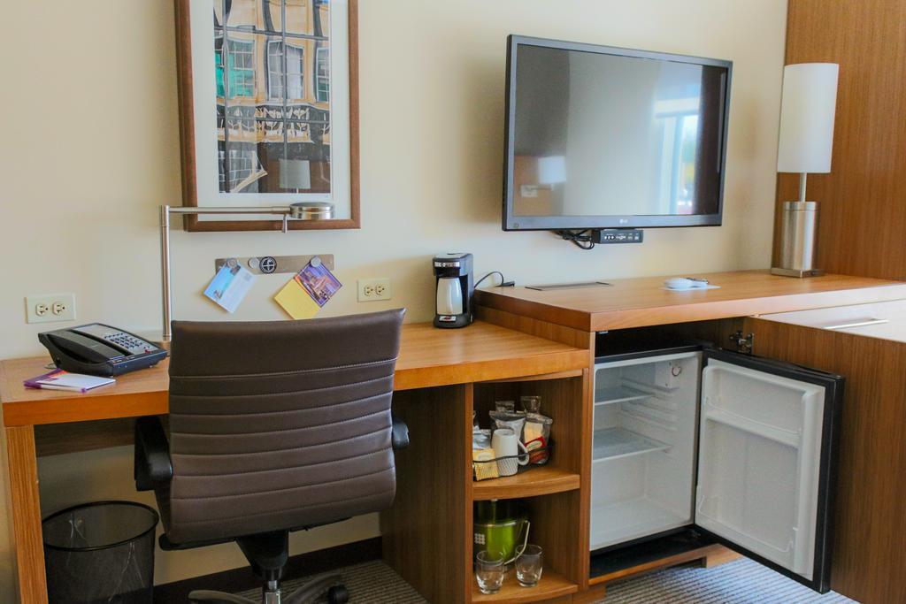 Hyatt Place Chicago-South/University Medical Center Номер фото